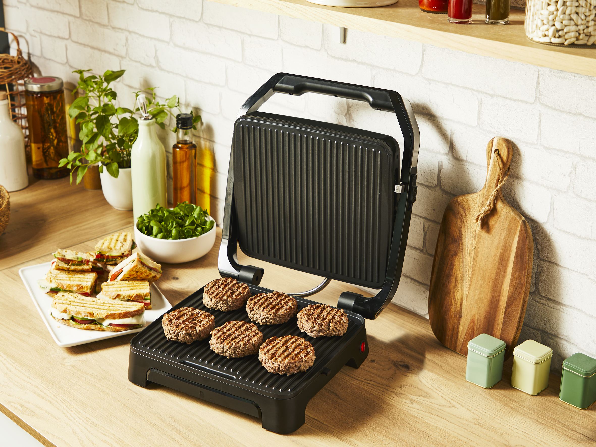 Machine à panini et gril Inicio, Chauffe rapide 2 000 W, Plaques de — free download