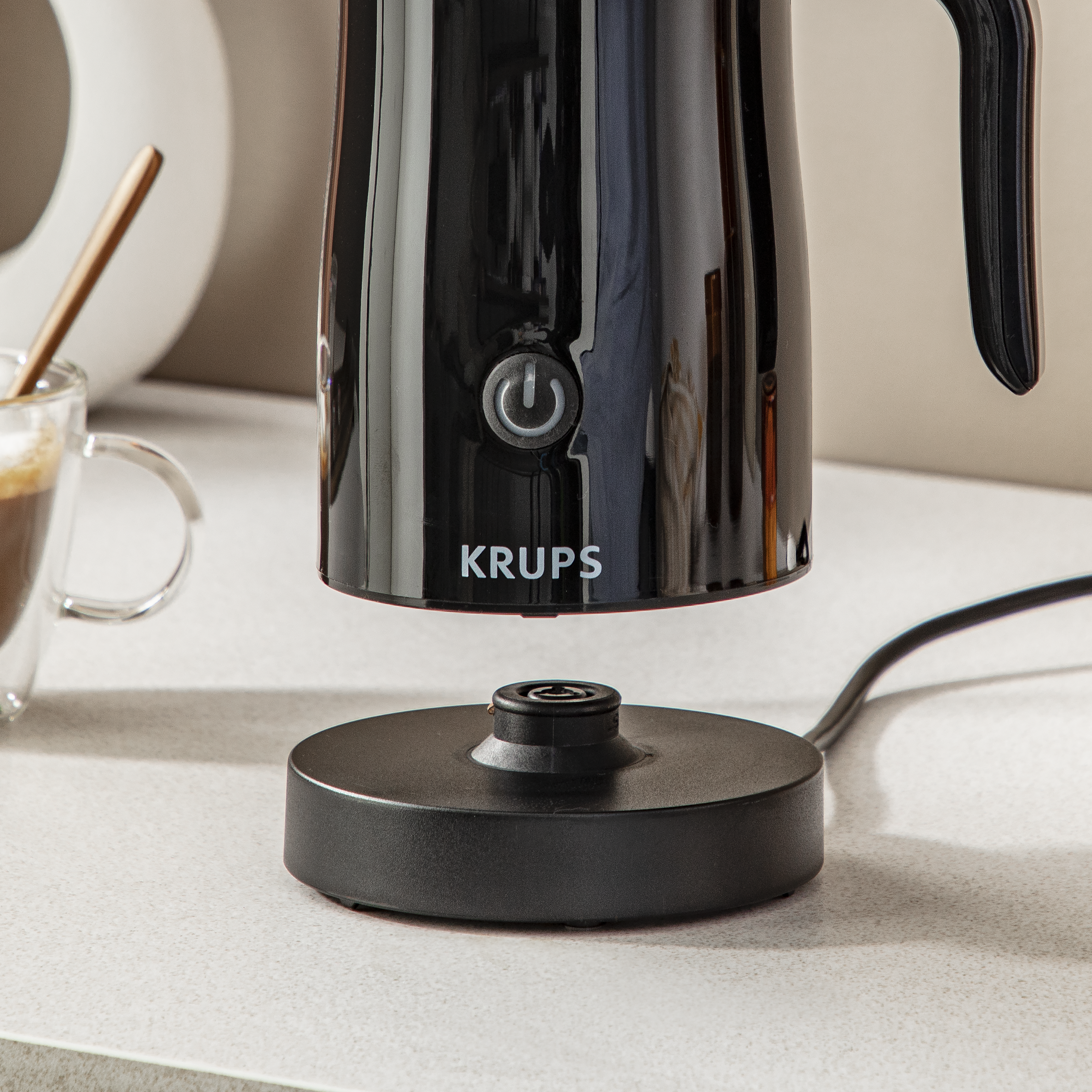 Montalatte Elettrico Krups XL100810 - One-touch, Coperchio Rimovibile, Base Girevole 360°, Per Cappuccino E Bevande Al Latte
