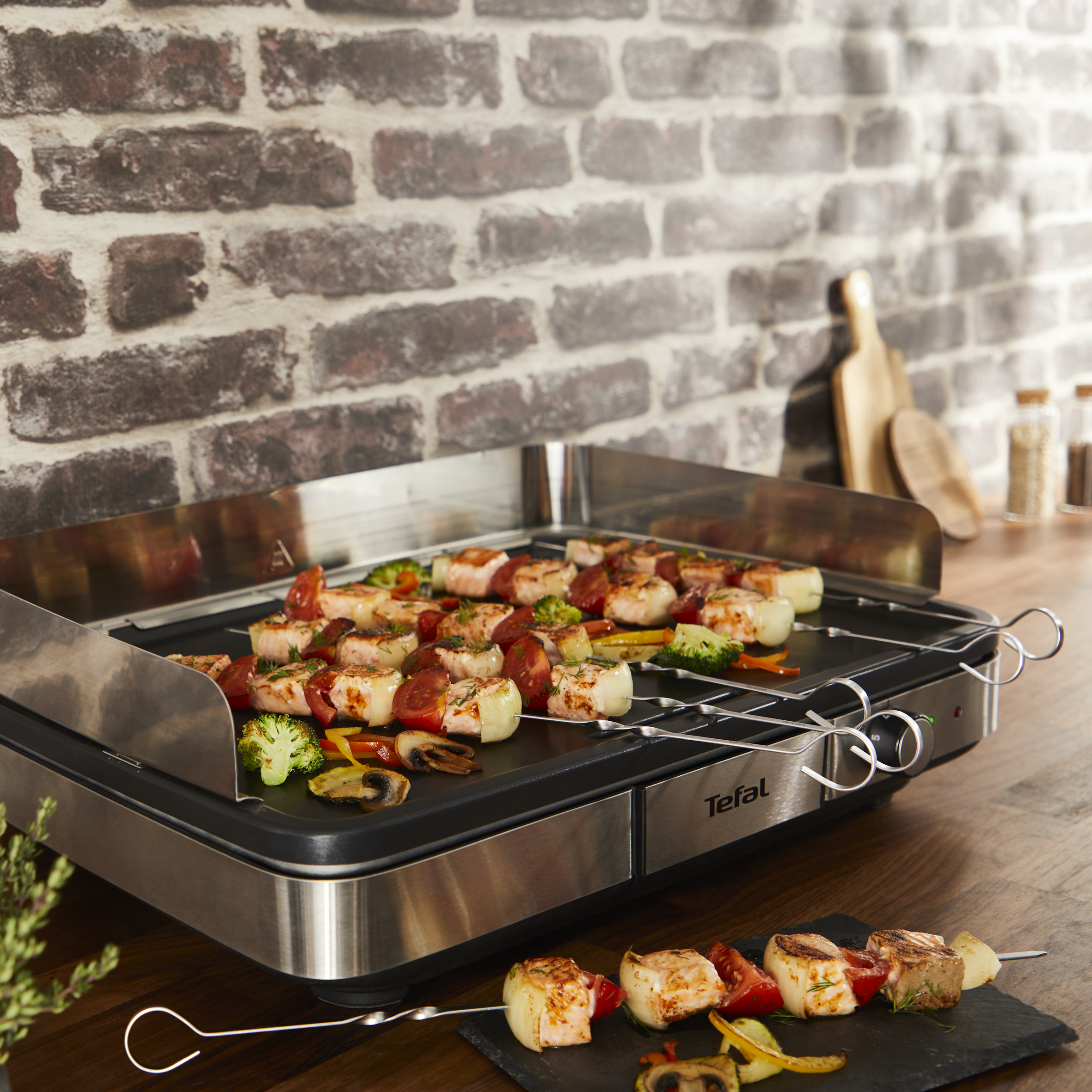 8 Brochettes Barbecue Inox 55cm Plates Avec Poignée Chêne - Kebab Réutilisables Extra Longues