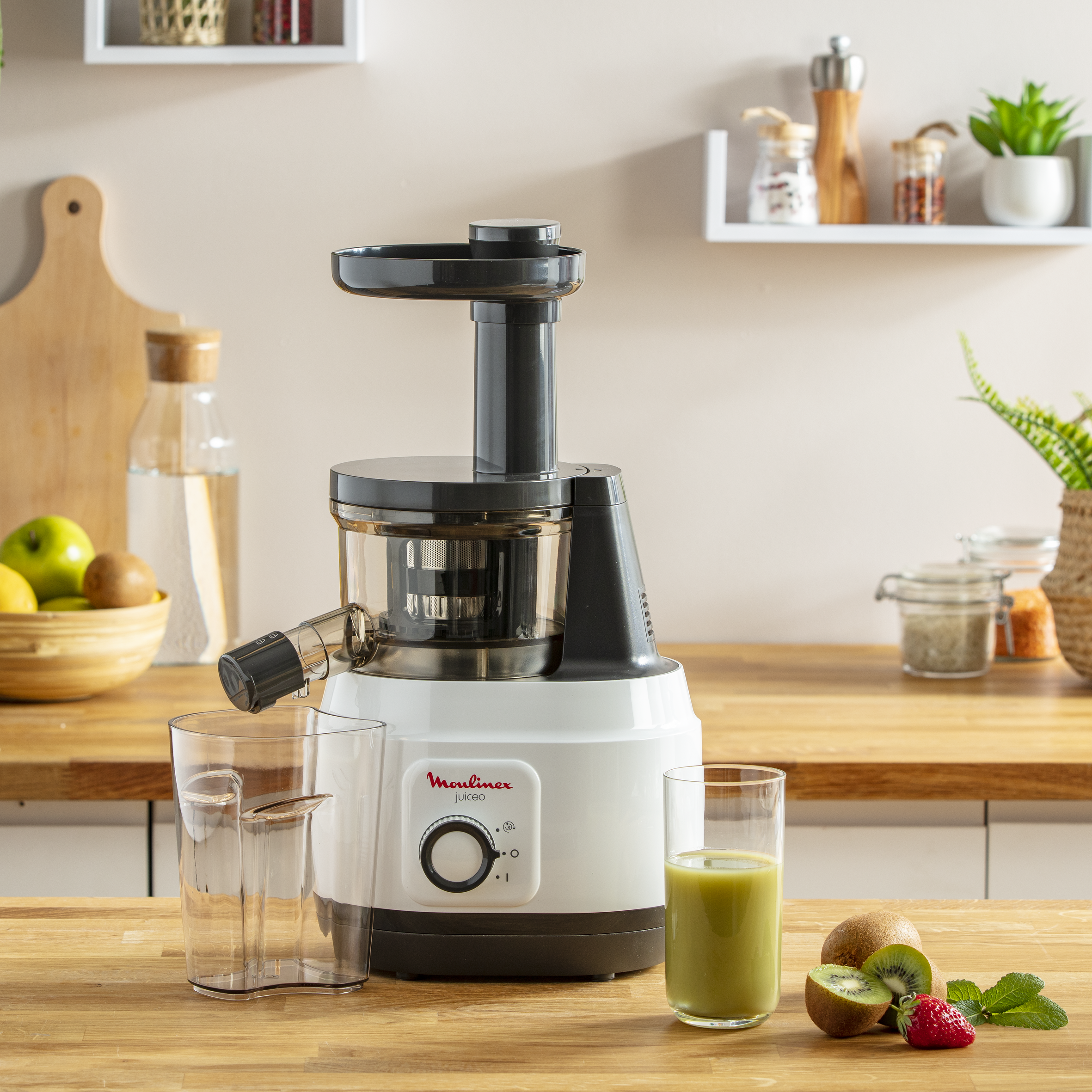 Extracteur De Jus Moulinex Juiceo ZU150110 - Pressage à Froid, 1 Vitesse, Silencieux, Facile à Nettoyer