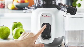 Extracteur De Jus MOULINEX Juiceo ZU150110 - Pressage à Froid, 1 Vitesse, Silencieux - Pour Jus Frais Vitaminés - 8