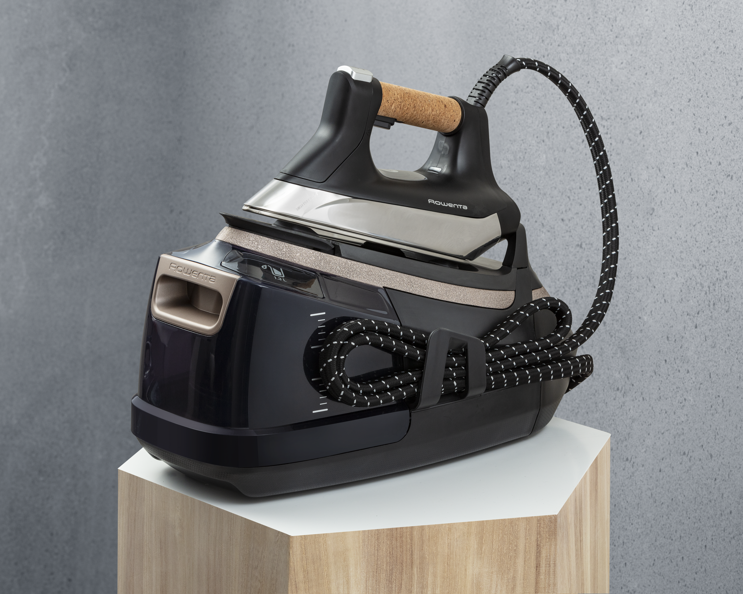 Rowenta Steam Pro, Ferro con Caldaia, Approccio Eco Design, 600 g/min, Beige, Cork Handle